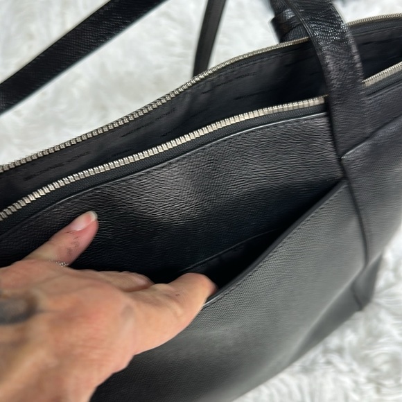 Maddie Medium Crossgrain Leather Tote Bag - Picture 13 of 16